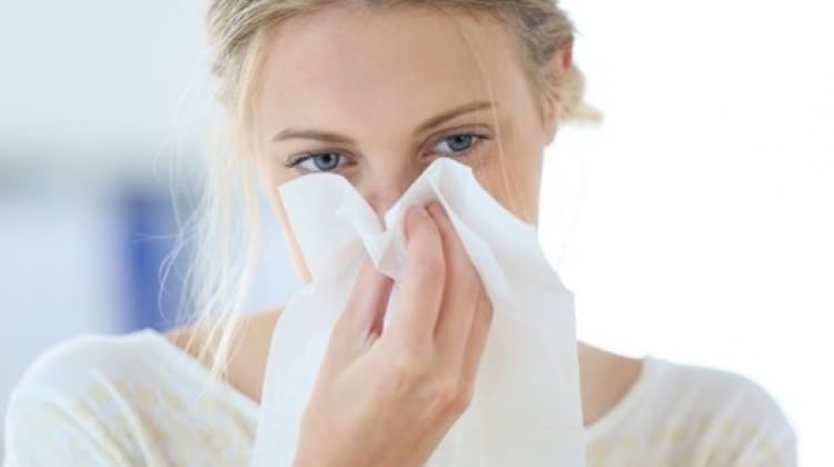 Başımı Öne Doğru Eğince Burnum Akıyor