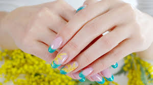 Takma Tırnak Yapıştırıcısı Nasıl Çıkar?