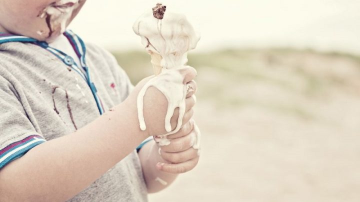 Çikolatalı Dondurma Lekesi Nasıl Çıkar?