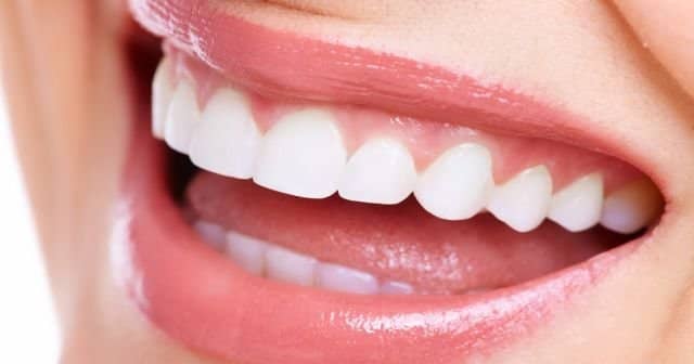 Diş Etine Bastırınca Ağrıyor