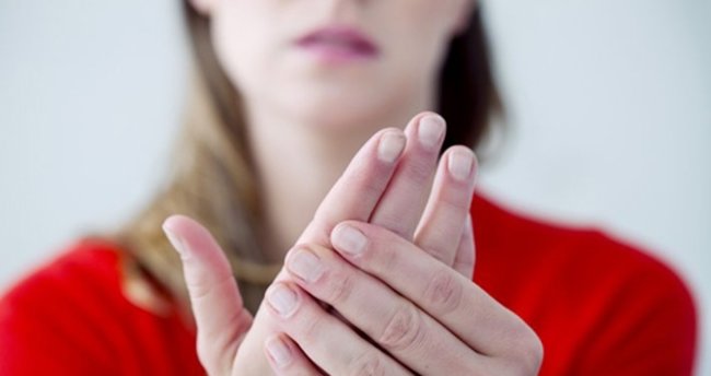 Elde Sert Ağrılı Kitle