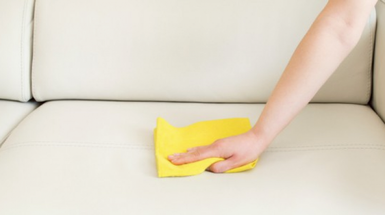 Koltuktaki Rutubet Kokusu Nasıl Geçer?