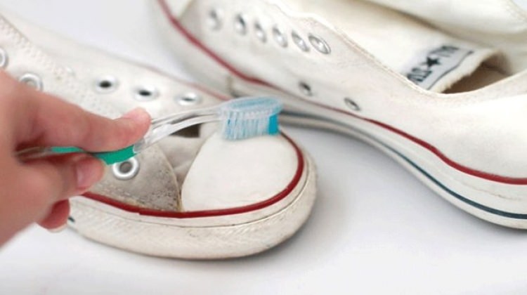 Zift Ayakkabıdan Nasıl Çıkar?