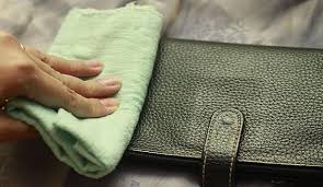 Süet Çanta Nasıl Temizlenir?