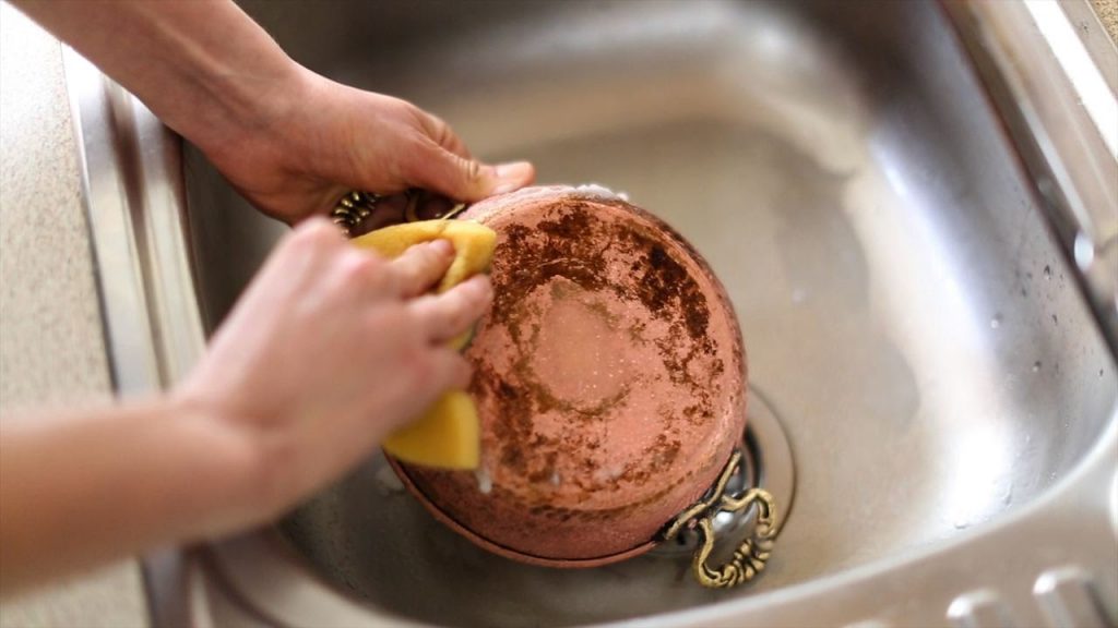 Bakır Tavanın İçi Nasıl Temizlenir?