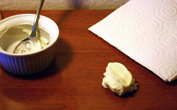 Mayonez Lekesi Nasıl Çıkar?