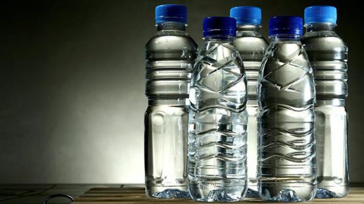 Plastik Şişeler Nasıl Temizlenir?