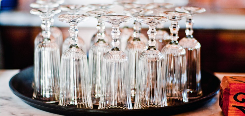 Sararmış Bardaklar Nasıl Temizlenir?